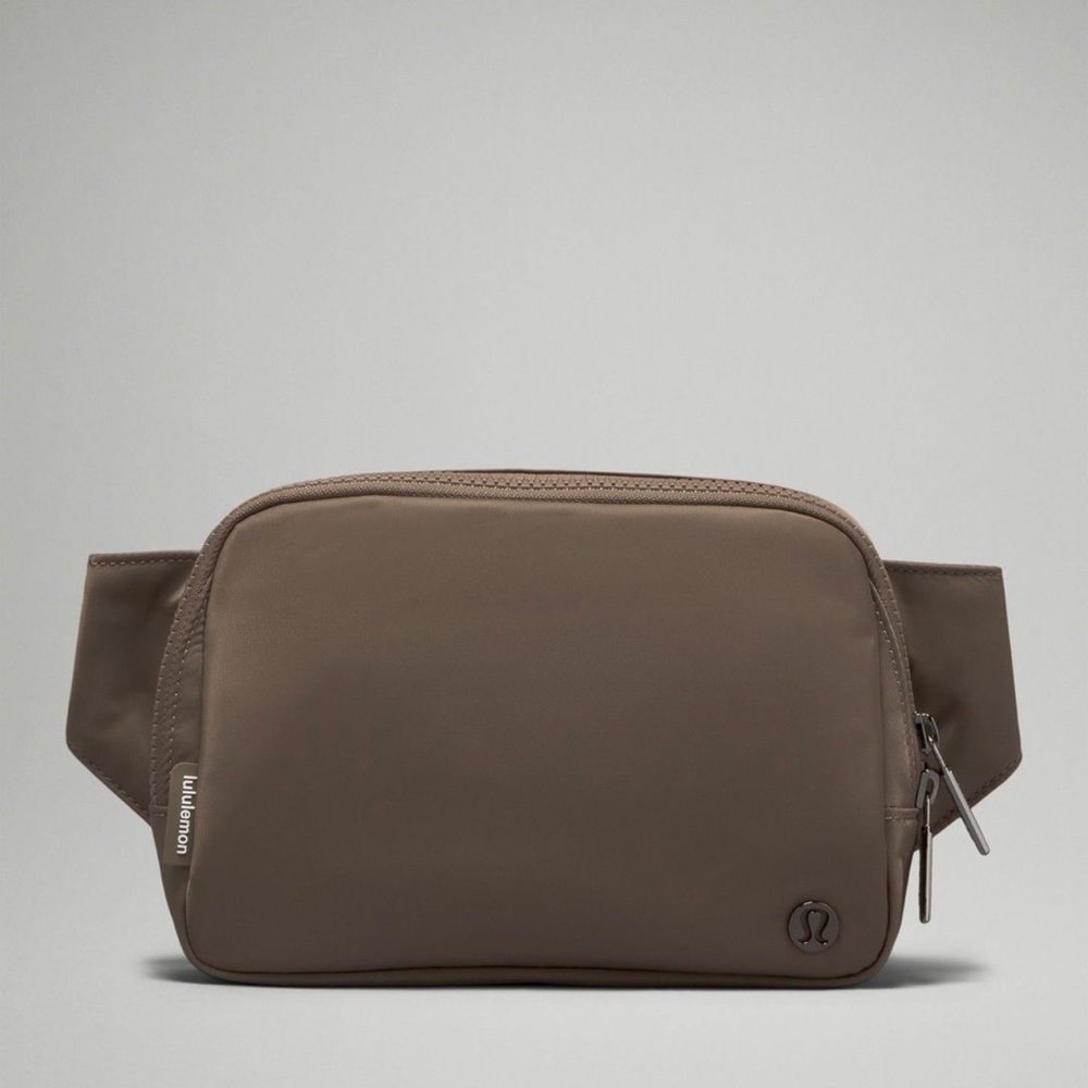 NWT Lululemon everywhere belt bag- large